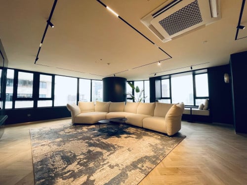 Modern Luxury Apartment for Rent in BKK1