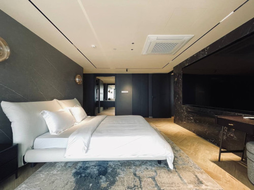 Modern Luxury Apartment for Rent in BKK1