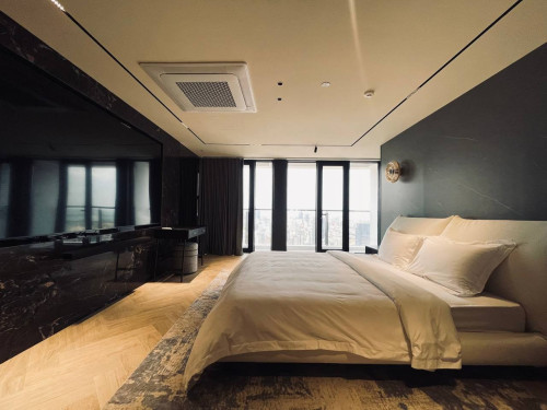 Modern Luxury Apartment for Rent in BKK1