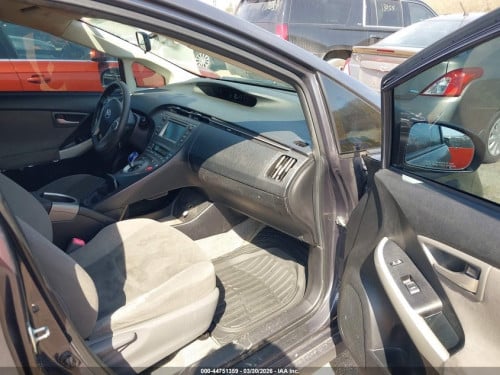 Prius 2013 options 2