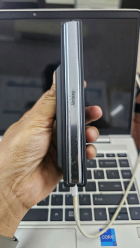 Samsung z fold 4 សំរាប់លក់បាទ