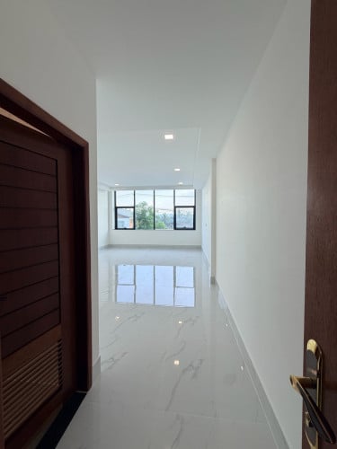Shops house មហាវិថីឌីប៉ុក 5នាទីពីផ្សារ Aeon2 មានផ្សារ មានខុនដូជុំវិញ មនុស្សច្រើន
