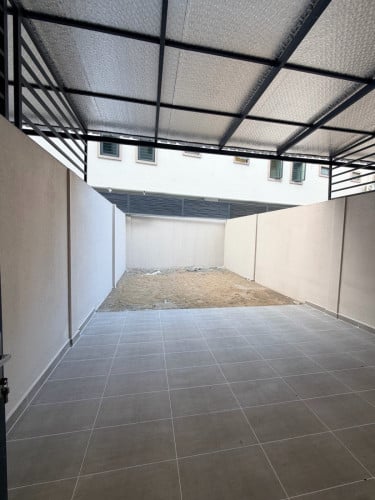 Shops house មហាវិថីឌីប៉ុក 5នាទីពីផ្សារ Aeon2 មានផ្សារ មានខុនដូជុំវិញ មនុស្សច្រើន