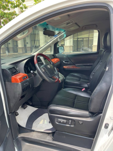 Toyota Alphard 2010 កៅអី VIP ម្ចាស់ដើមទី១