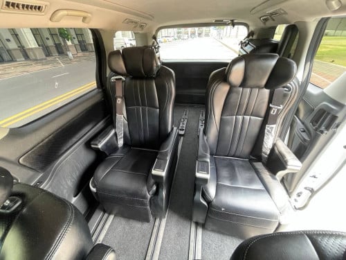 Toyota Alphard 2010 កៅអី VIP ម្ចាស់ដើមទី១