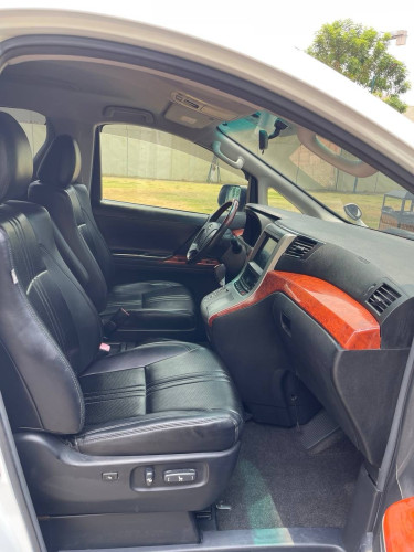 Toyota Alphard 2010 កៅអី VIP ម្ចាស់ដើមទី១