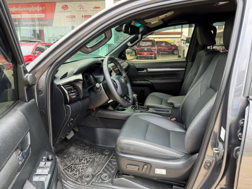 TOYOTA HILUX REVO RALLY 2025