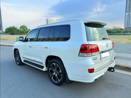 TOYOTA Land Cruiser ឆ្នាំ2020 V8 សាំង ម្ចាស់ដើមធានាឡានស្អាត អត់បុក អត់ប៉ះ ទឹកថ្នាំហ្ស៊ីន1ជុំ