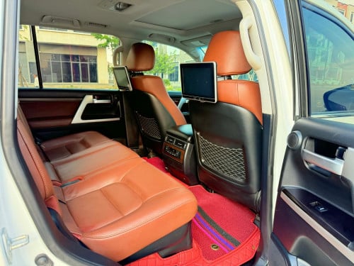TOYOTA Land Cruiser ឆ្នាំ2020 V8 សាំង ម្ចាស់ដើមធានាឡានស្អាត អត់បុក អត់ប៉ះ ទឹកថ្នាំហ្ស៊ីន1ជុំ
