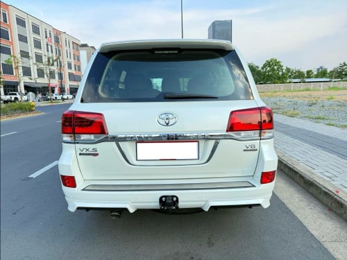 TOYOTA Land Cruiser ឆ្នាំ2020 V8 សាំង ម្ចាស់ដើមធានាឡានស្អាត អត់បុក អត់ប៉ះ ទឹកថ្នាំហ្ស៊ីន1ជុំ