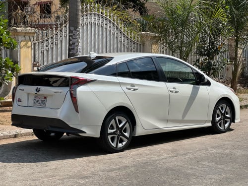 Toyota Prius 016 Turing option3 ឡានកាលី