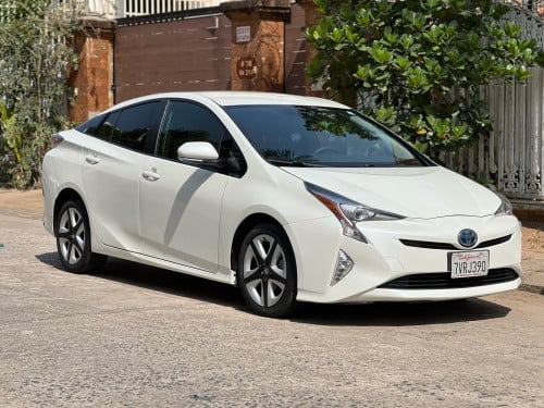 Toyota Prius 016 Turing option3 ឡានកាលី
