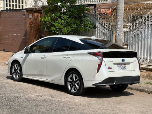 Toyota Prius 016 Turing option3 ឡានកាលី