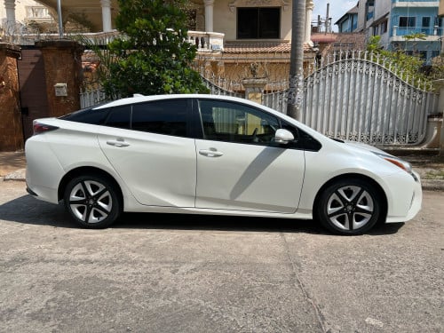 Toyota Prius 016 Turing option3 ឡានកាលី