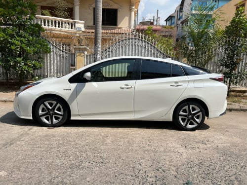 Toyota Prius 016 Turing option3 ឡានកាលី