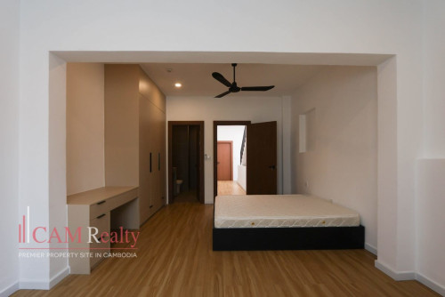 Triplex 4 Bedroom Renovated Apartment For Rent in Chakto Mukh