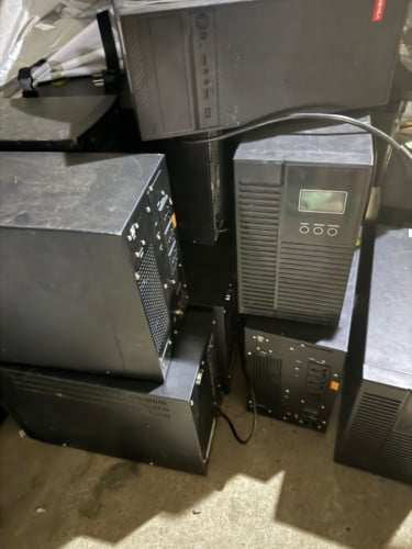 UPS 3KVA for sell មាន 12 គ្រាប់