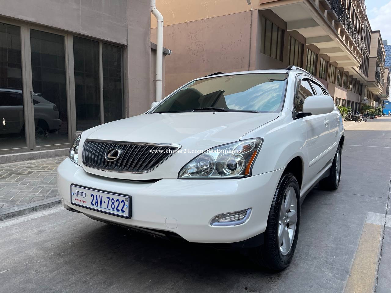 Rx330 HALF Full ប៉ុង1 ក្នុងលឿង ថ្មីណាស់ price $22500.00 in Phsar Thmei ...