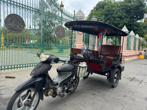 លក់បន្ទាន់កង់បីខ្មែរ