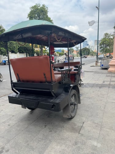 លក់បន្ទាន់កង់បីខ្មែរ