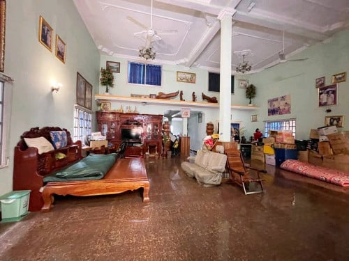 ផ្ទះអាជីវកម្មលើផ្លូវធំប្លុកផ្សារតាំងកសាង_លក់បន្ទាន់