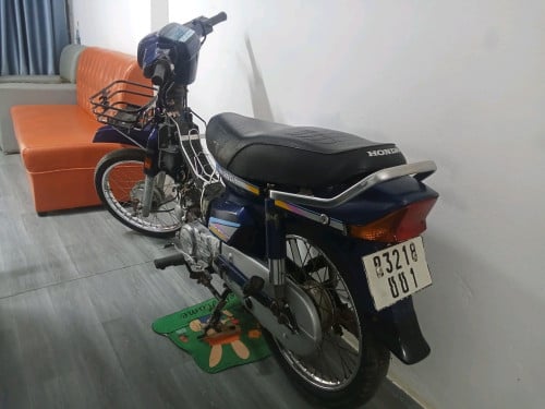 អាសង់តែមឆេះ មានពន្ធ