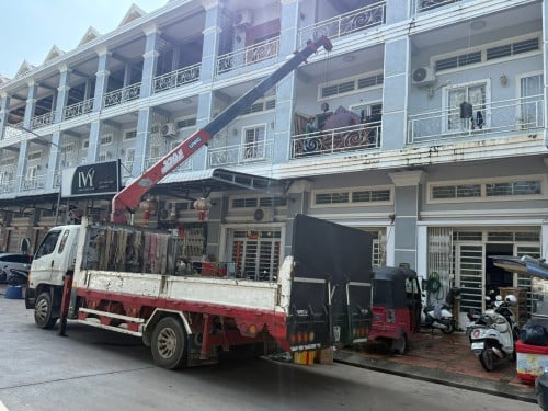 ឡានស្ទូច​ជួល​