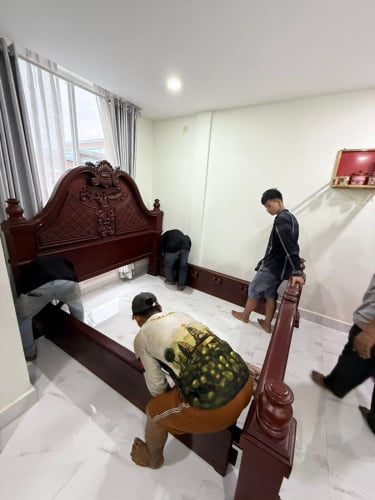 ឡានស្ទូច​ជួល​