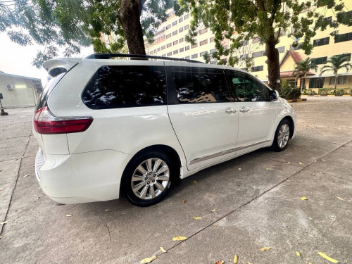 ឡានជិះផ្ទាល់ខ្លួន​ លក្ខណ:គ្រួសារ​