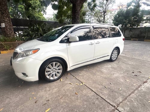 ឡានជិះផ្ទាល់ខ្លួន​ លក្ខណ:គ្រួសារ​