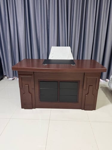តុប្រធាន ខ្នាត 1.4mx0.7m