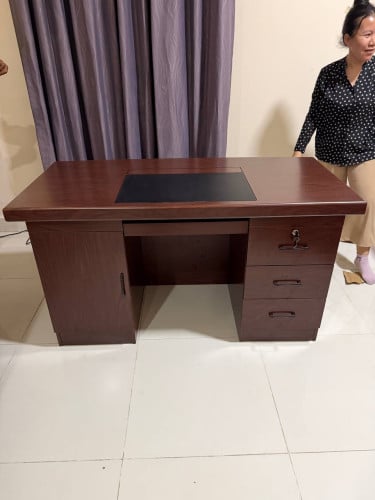 តុប្រធាន ខ្នាត 1.4mx0.7m