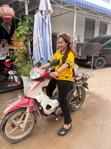 លក់រម៉កកង់បីលក់ទាំងម៉ូតូនិងរម៉កកង់បីមានតំបូលស្រាប់កាលទិញ1200$ឥលូវលក់បន្ទាន់ត្រឹមតែ400$