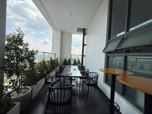 𝐅𝐨𝐫 𝐑𝐞𝐧𝐭: 2-Bedroom Apartment – Parc 21 Condo
