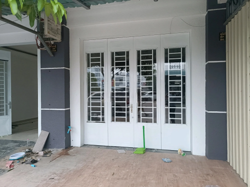 ផ្ទះជួល អាជីវកម្ម នៅទល់មុខផ្សារកំបូល២ តម្លៃ 250$ មុខផ្សារ កំបូល២ មនុស្សច្រើន ចរាចរល្អ