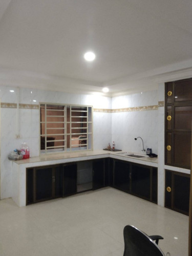 房屋出租,位置：近瓦特梅寺,4间卧室，5间浴室