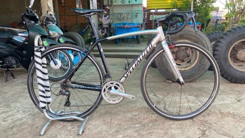 កង់នៅស្អាត សាយ52 លក់350$ ត្រូវថ្លៃថែមឈ្នាន់អោយ 077789200/0962861415