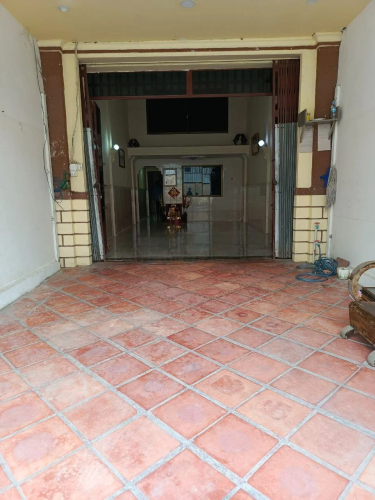 ផ្ទះជួល នៅផ្លុវ ង70 ម្តុំបន្ទាយទាហាន ហួសស្ពានអាកាសចោមចៅបន្តិច តម្លៃ 200$ មានម៉ាស៊ីនត្រជាក់៖ 2 គ្រឿង