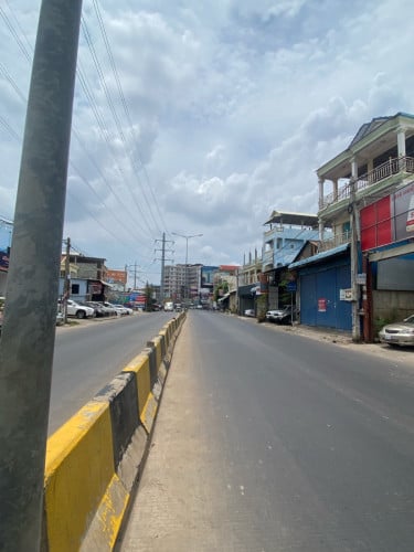 ផ្ទះលក់ (8x31m) 255m2 នៅជាប់ផ្លូវធំ ផ្លូវម៉ុងរិទ្ធី អាចបើកអាជីវកម្មបាន នៅសល់ចំហៀងផ្ទះ អាចចតម៉ូតូបាន