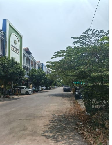 -ផ្ទះល្វែងE2 សំរាប់ជួល (បុរីពិភពថ្មី AEON 2)