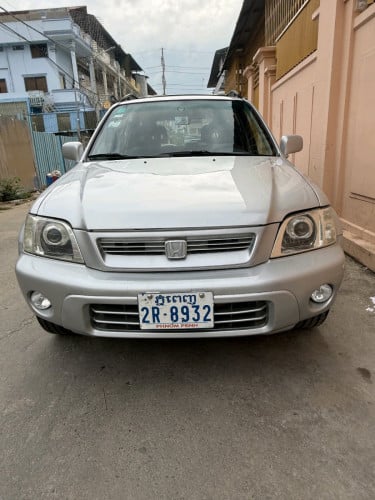 ដាក់លក់Honda CRVឆ្នាំ(2000)មានABSមានប៉ុងក្រោយធានាឡានថ្មីជូនបងប្អូន