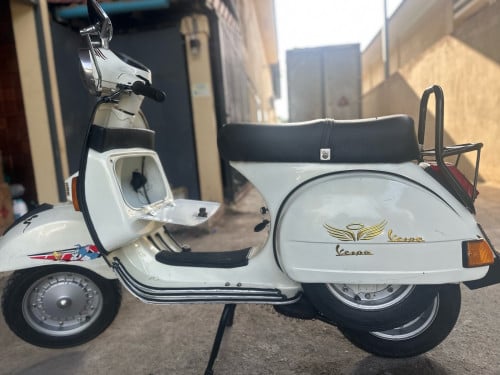 វត្ថុបុរាណ   Old school Vespa ជំនាន់បារាំង របស់កម្រមាន.ត្រឹមត្រូវ