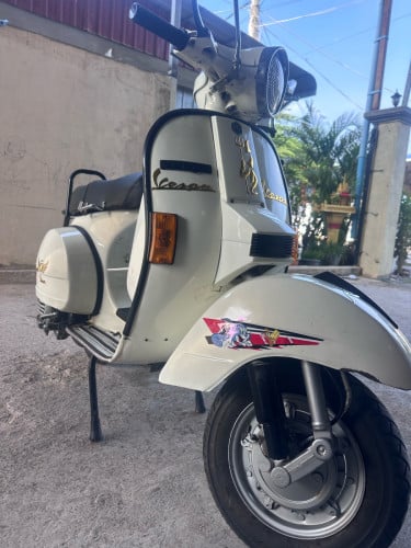 វត្ថុបុរាណ   Old school Vespa ជំនាន់បារាំង របស់កម្រមាន.ត្រឹមត្រូវ