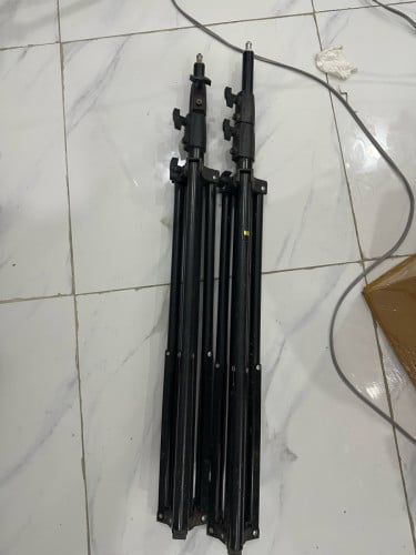 ជេីងភ្លើងមួយទឹក Stand black2.8m និងLED250W