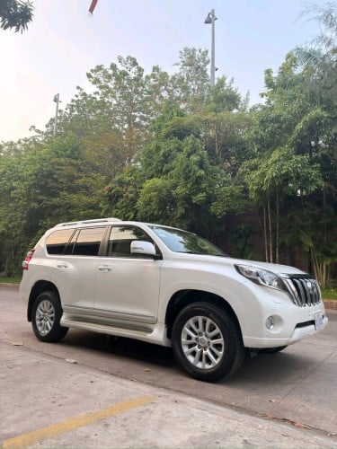 ធានាឡានថ្មីថ្មី គ្មានកន្លែងទាស់Toyota LandCruiser Prado 2016 Full Option ម៉ាសុីនម៉ាហ៊្សូត