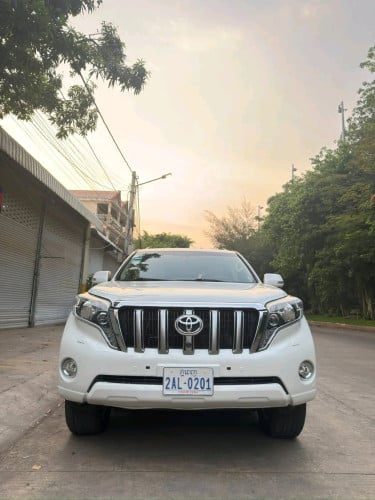 ធានាឡានថ្មីថ្មី គ្មានកន្លែងទាស់Toyota LandCruiser Prado 2016 Full Option ម៉ាសុីនម៉ាហ៊្សូត
