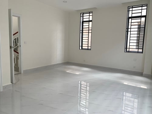 🏠 វីឡាភ្លោះថ្មីសម្រាប់លក់ (ទល់មុខសួន) ក្នុងបុរីភូមិសាគូរ៉ា