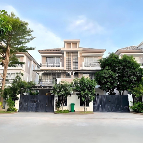 🏡 វីឡាភ្លោះ សម្រាប់លក់បន្ទាន់ នៅក្នុងបុរីប៉េងហួតបឹងស្នោរ គម្រោង រ៉ូសាតូ