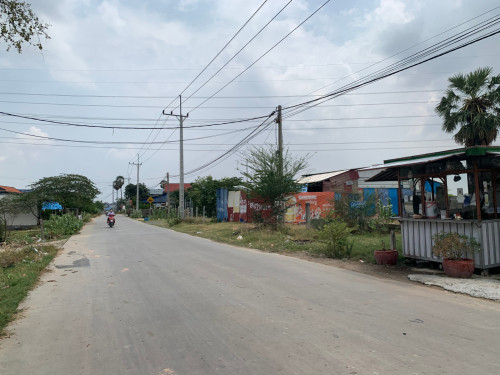 🏡 ដីសម្រាប់លក់ — ជាប់ផ្លូវបេតុង អាចសង់ផ្ទះភ្លាម!
