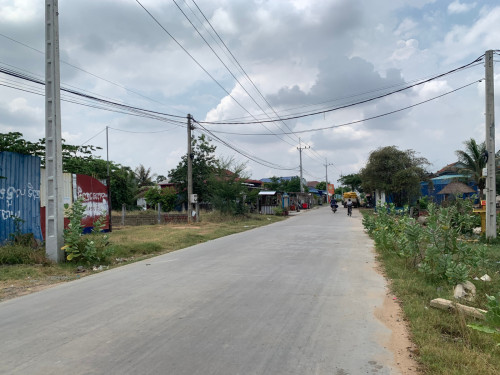 🏡 ដីសម្រាប់លក់ — ជាប់ផ្លូវបេតុង អាចសង់ផ្ទះភ្លាម!